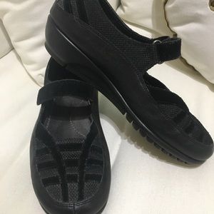 Aerosoles Black Flats